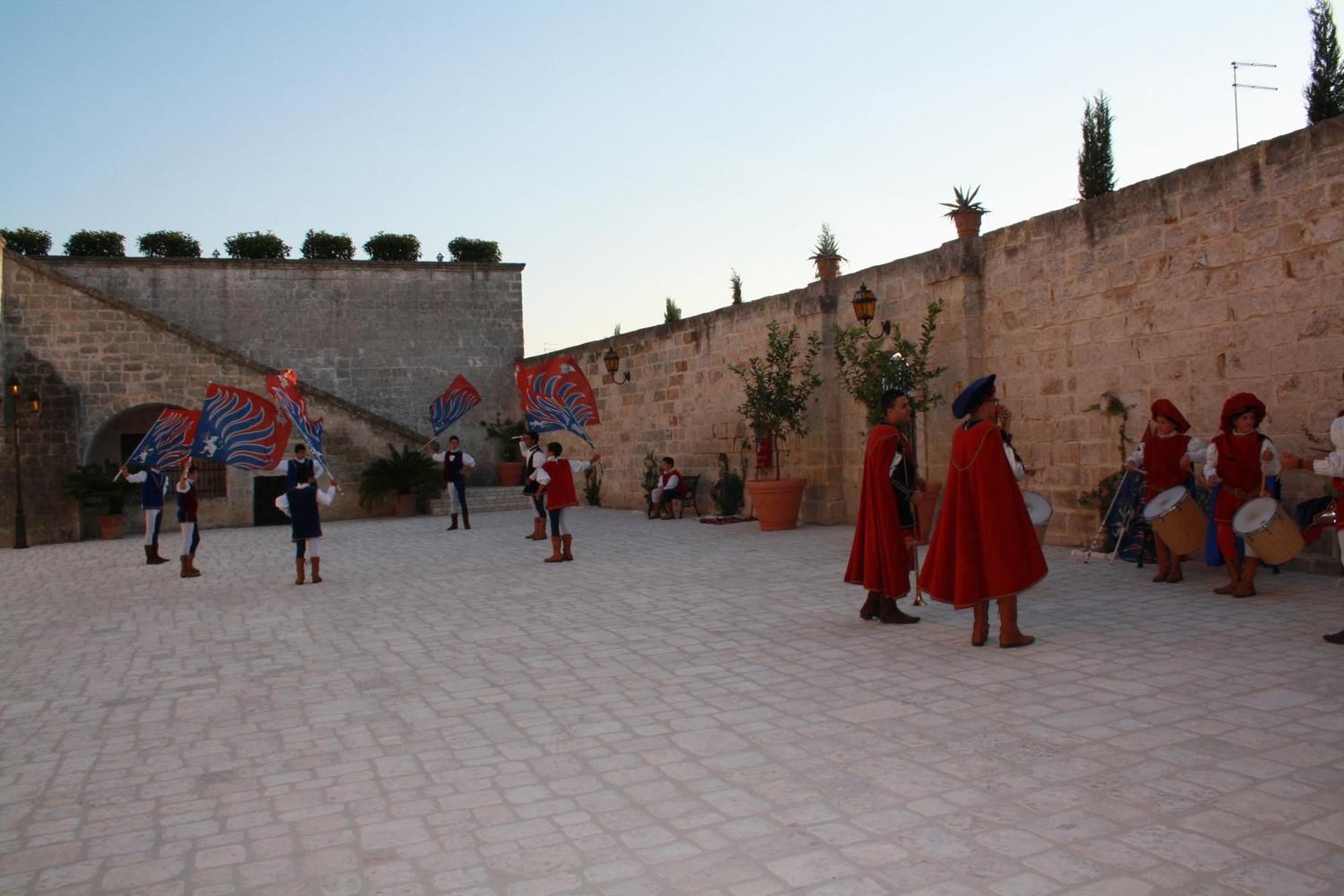 Castello Conti Filo Bed & Breakfast Torre Santa Susanna Exterior foto